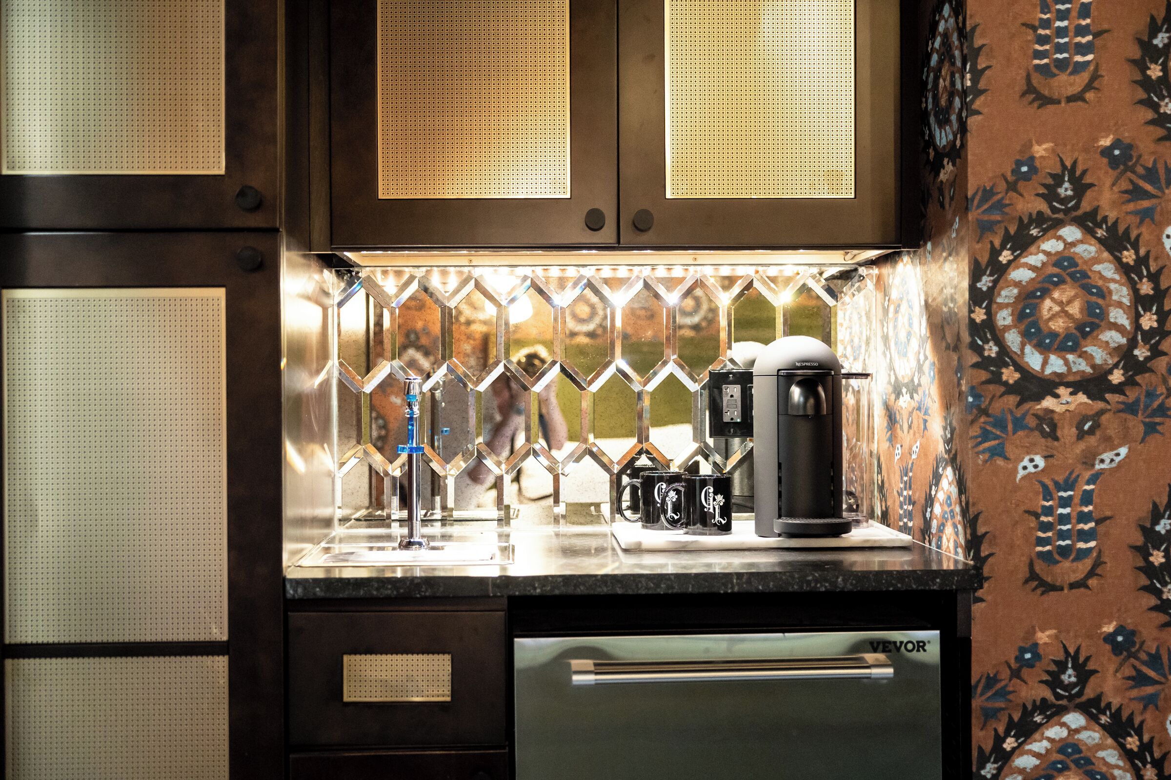 Luxury Single Room | Mini-refrigerator