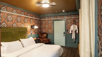 Luxury Single Room, 1 King Bed, Non Smoking, City View | Egyptian cotton sheets, premium bedding, in-room safe