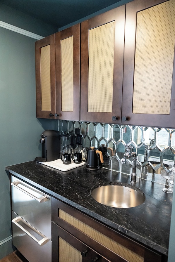 Chambre simple luxueuse | Aire de séjour | Téléviseur connecté