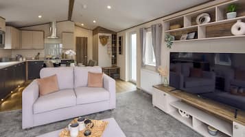 Luxury Mobile Home | Free WiFi, bed sheets