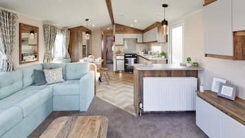 Deluxe Mobile Home | Free WiFi, bed sheets