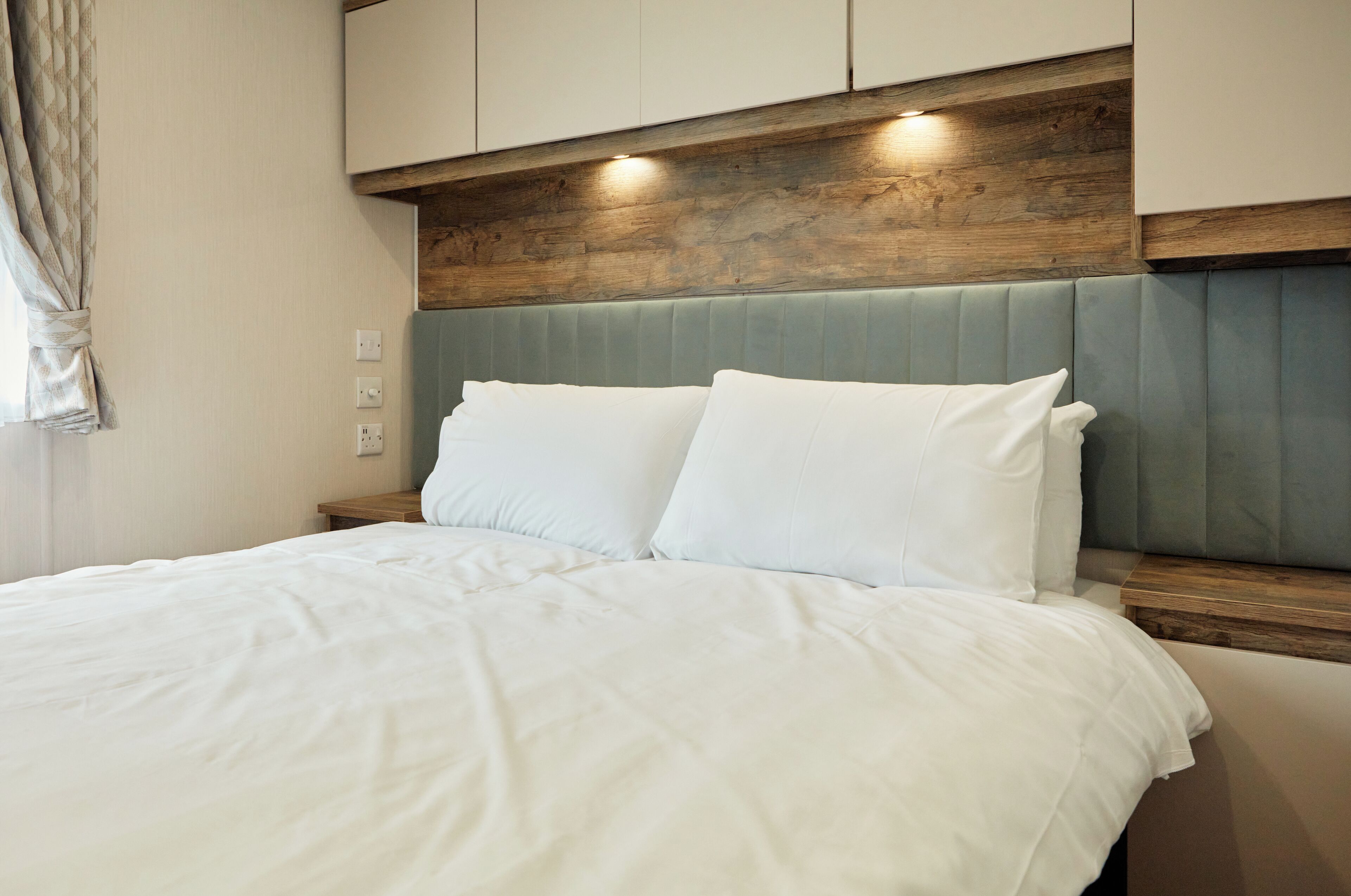 Mobil Karavan Deluks | Wi-Fi gratis dan seprai linen