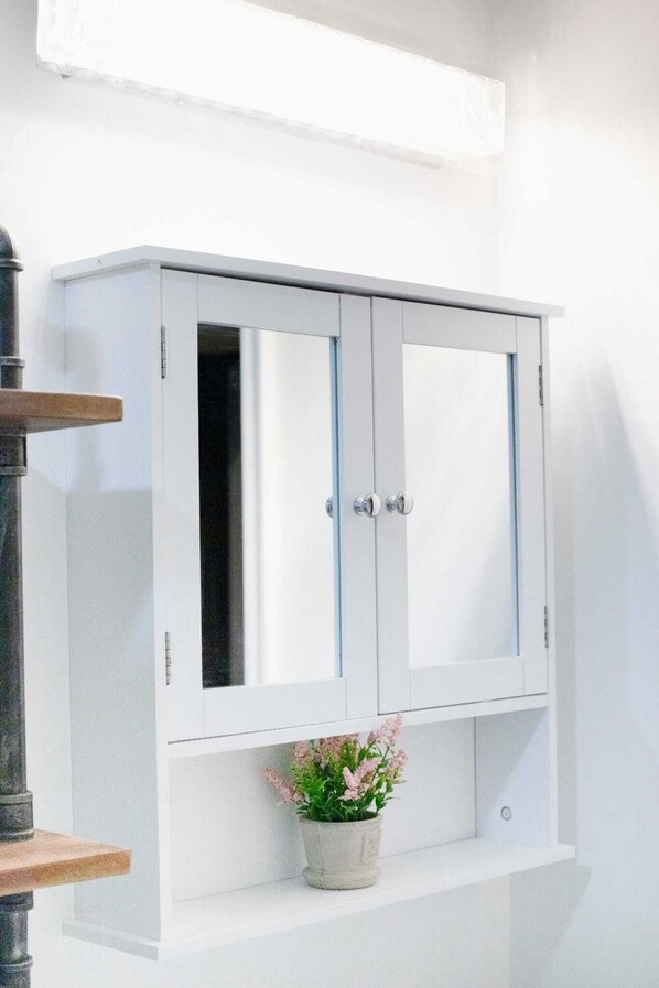 Interior - Ideal for long stays, Near/airport GYM-Parking. (Toronto)