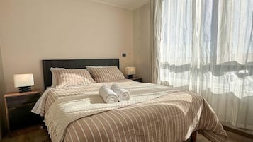Departamento (1107) | Cortinas blackout, insonorización y tabla de planchar con plancha