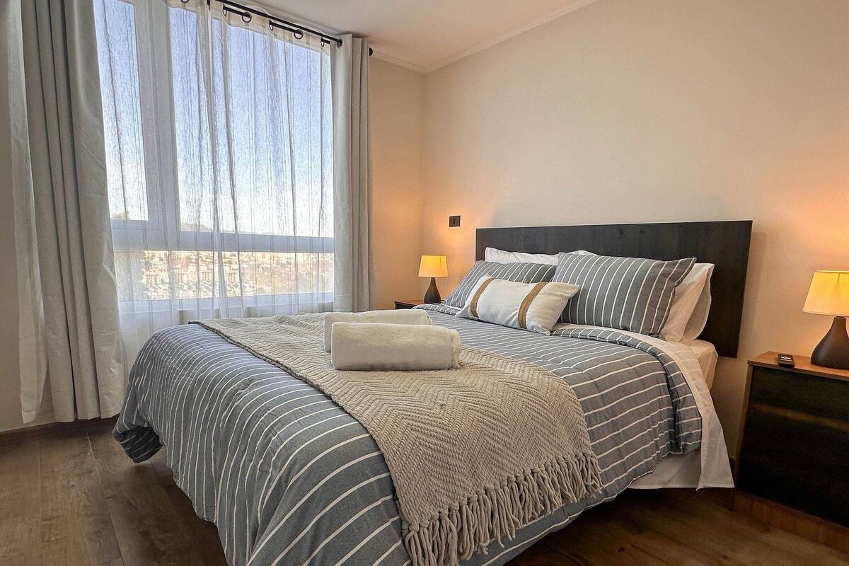 Apartment (1108) | Blackout drapes, soundproofing, iron/ironing board, WiFi (free)