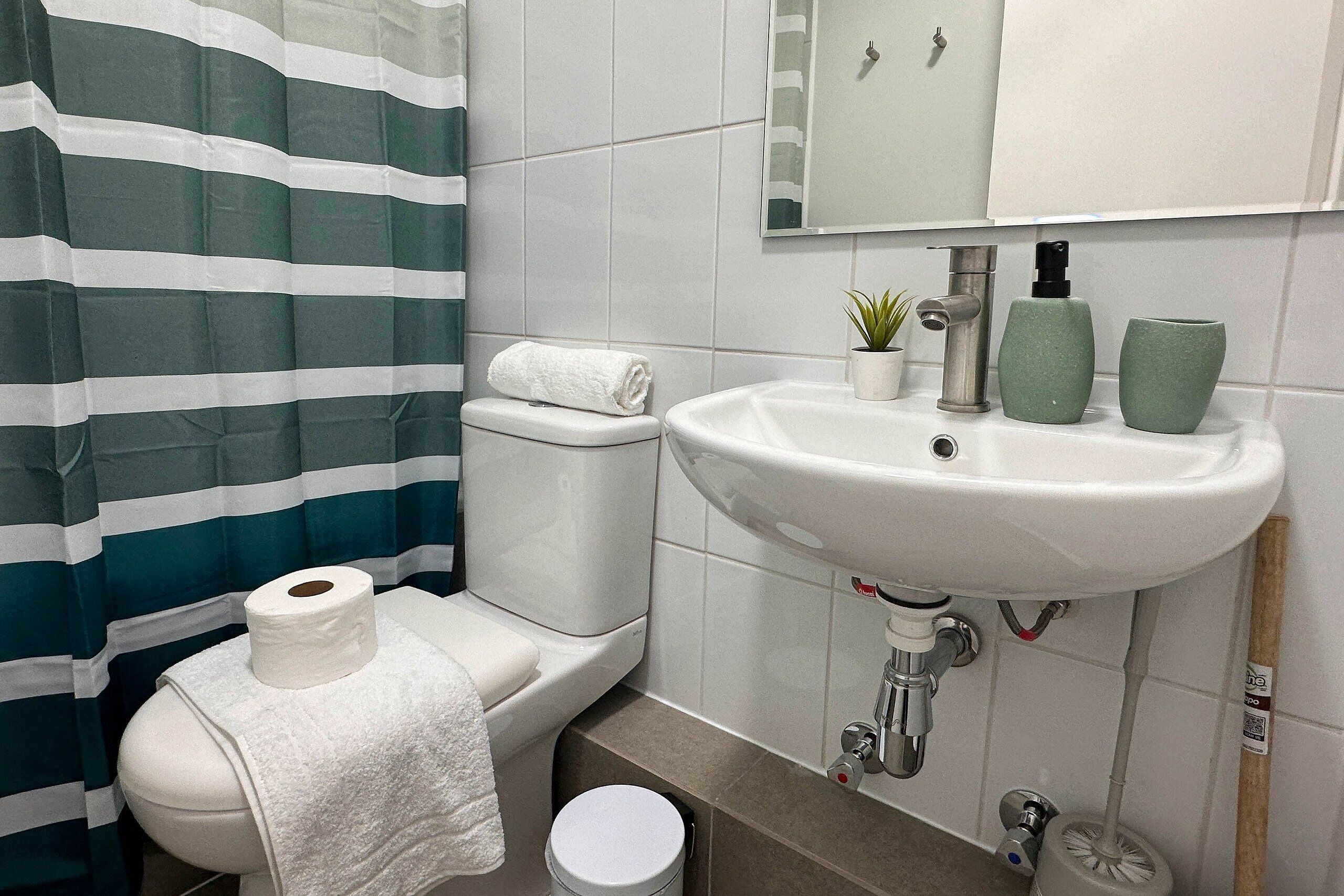 Appartamento | Bagno | Combinazione doccia/vasca, asciugacapelli, asciugamani, sapone