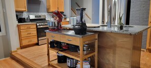 Micro-ondes, four, plaque de cuisson, lave-vaisselle