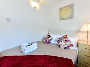 1 bedroom, iron/ironing board, free WiFi, bed sheets