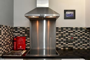 Refrigerador, microondas, horno, tostadora