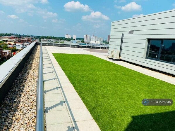 المنطقة المحيطة بالمنشأة