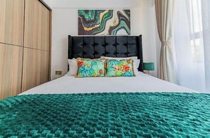 1 habitación, tabla de planchar con plancha, internet y ropa de cama 