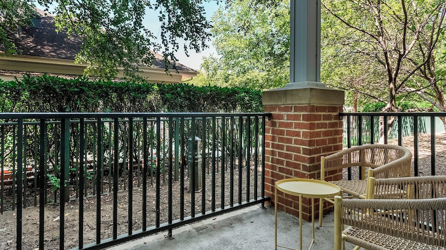 Landing Amazing 2bd, Gym, Pool