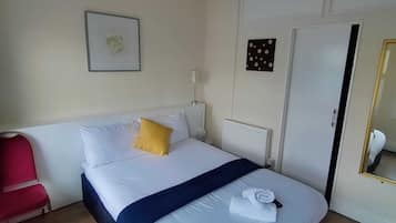 Quarto casal | Ferros/tábuas de passar roupa