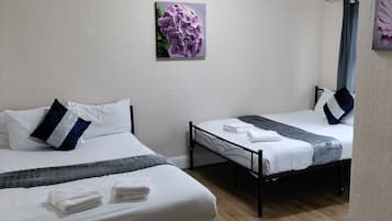 Quarto quádruplo família | Ferros/tábuas de passar roupa