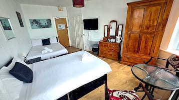 Family Quadruple Room | Iron/ironing board