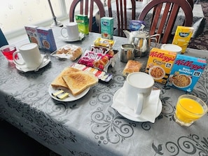 Daily continental breakfast (GBP 7.50 per person)