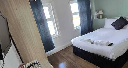 Burlington West Hotel