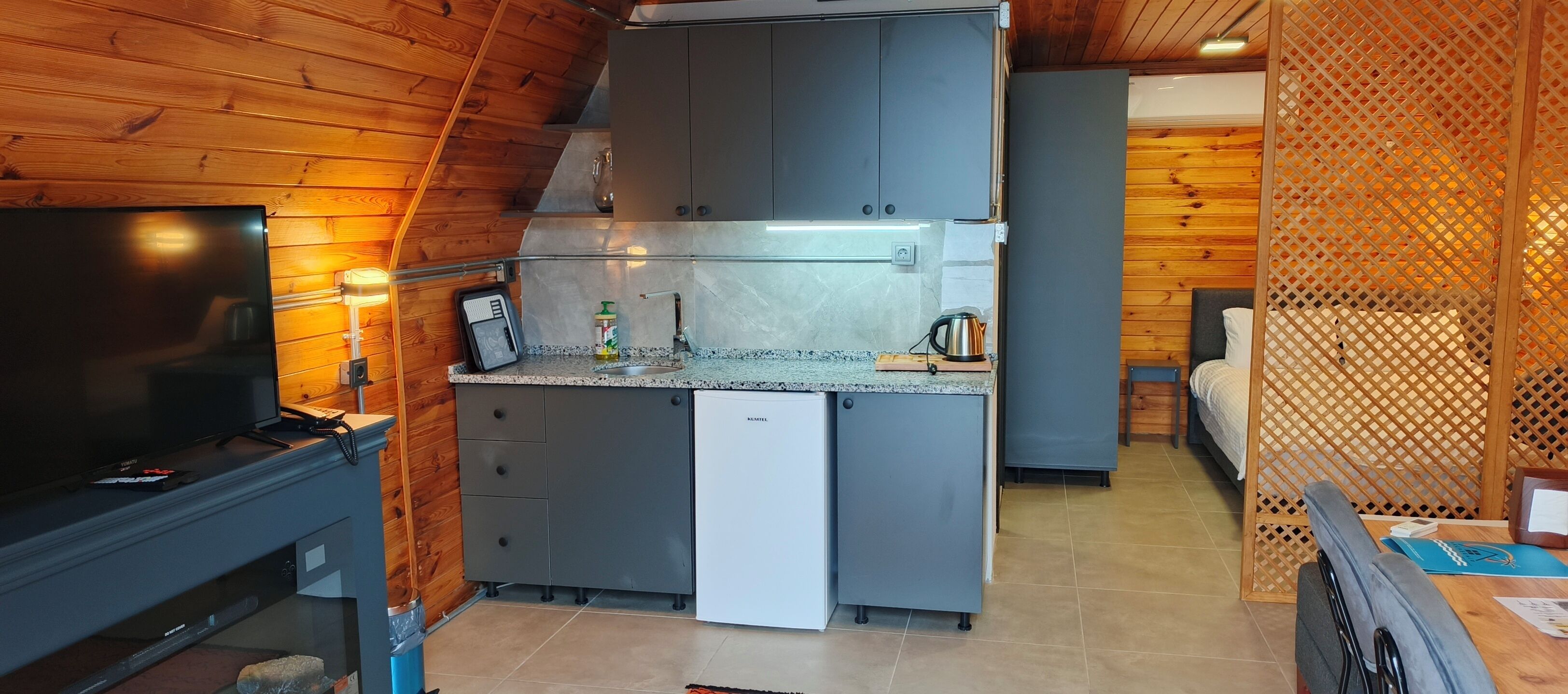 Suite, vue mer | Literie de qualité supérieure, coffres-forts dans les chambres, bureau