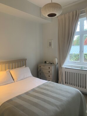 1 室のベッドルーム、アイロン / アイロン台、WiFi、ベッドシーツ