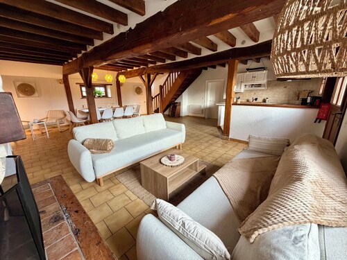 Country house - large garden/ terrace. Pets allowed