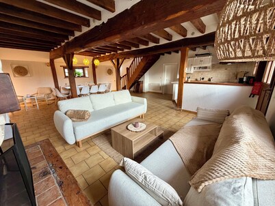 Country house - large garden/ terrace. Pets allowed