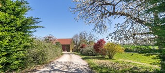 Maison de campagne - grand terrain/ terrasse. Animaux de compagnie acceptés