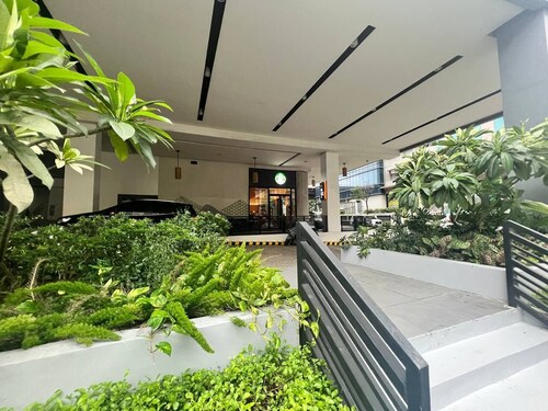 Marvinn's by LVH - 150 Newport Boulevard