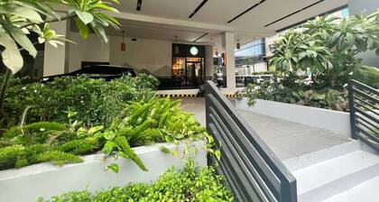 Marvinn's by LVH - 150 Newport Boulevard