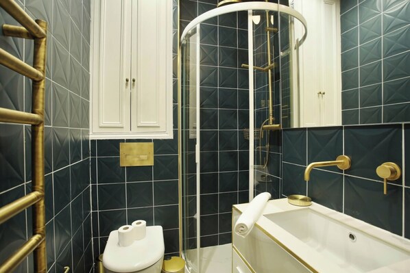 Apartment | Bathroom