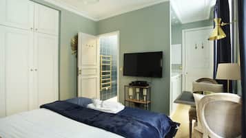 Apartment | Iron/ironing board