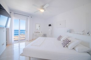 3 chambres, fer et planche à repasser, Wi-Fi, draps fournis