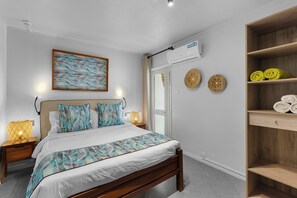 2 habitaciones, tabla de planchar con plancha, wifi y ropa de cama 