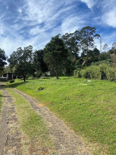 Mountain Vista Cottage cozy stay with stunning views in nature’s heart!