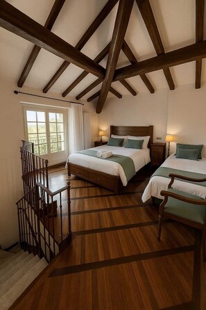 Luksus-værelse til 4 personer - udsigt til have | Gratis Wi-Fi