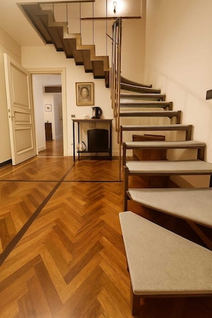 Luxury-Vierbettzimmer, Gartenblick | Wohnbereich
