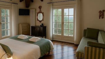 Luxury Triple Room, Garden View | Free WiFi