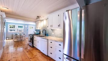 Mikroaaltouuni, uuni, liesi, astianpesukone