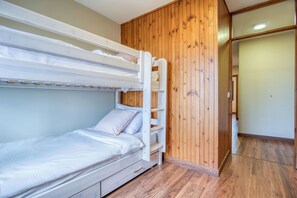 Duplex, 3 Bedrooms, Kitchen, Mountain View