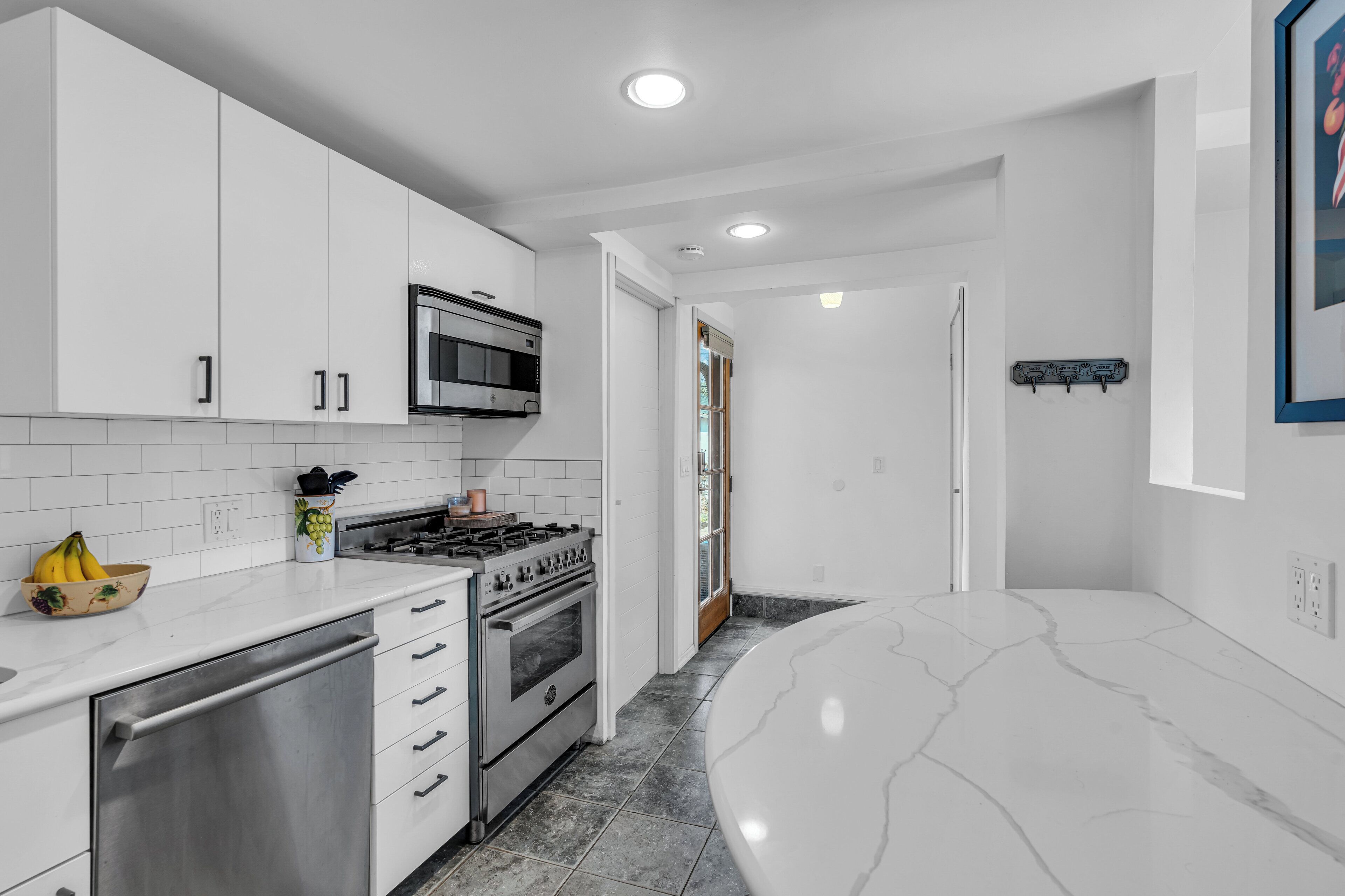 Mikrobølgeovn, ovn, kogeplade, opvaskemaskine