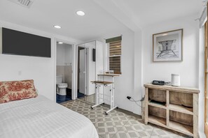 3 chambres, fer et planche à repasser, Wi-Fi, draps fournis