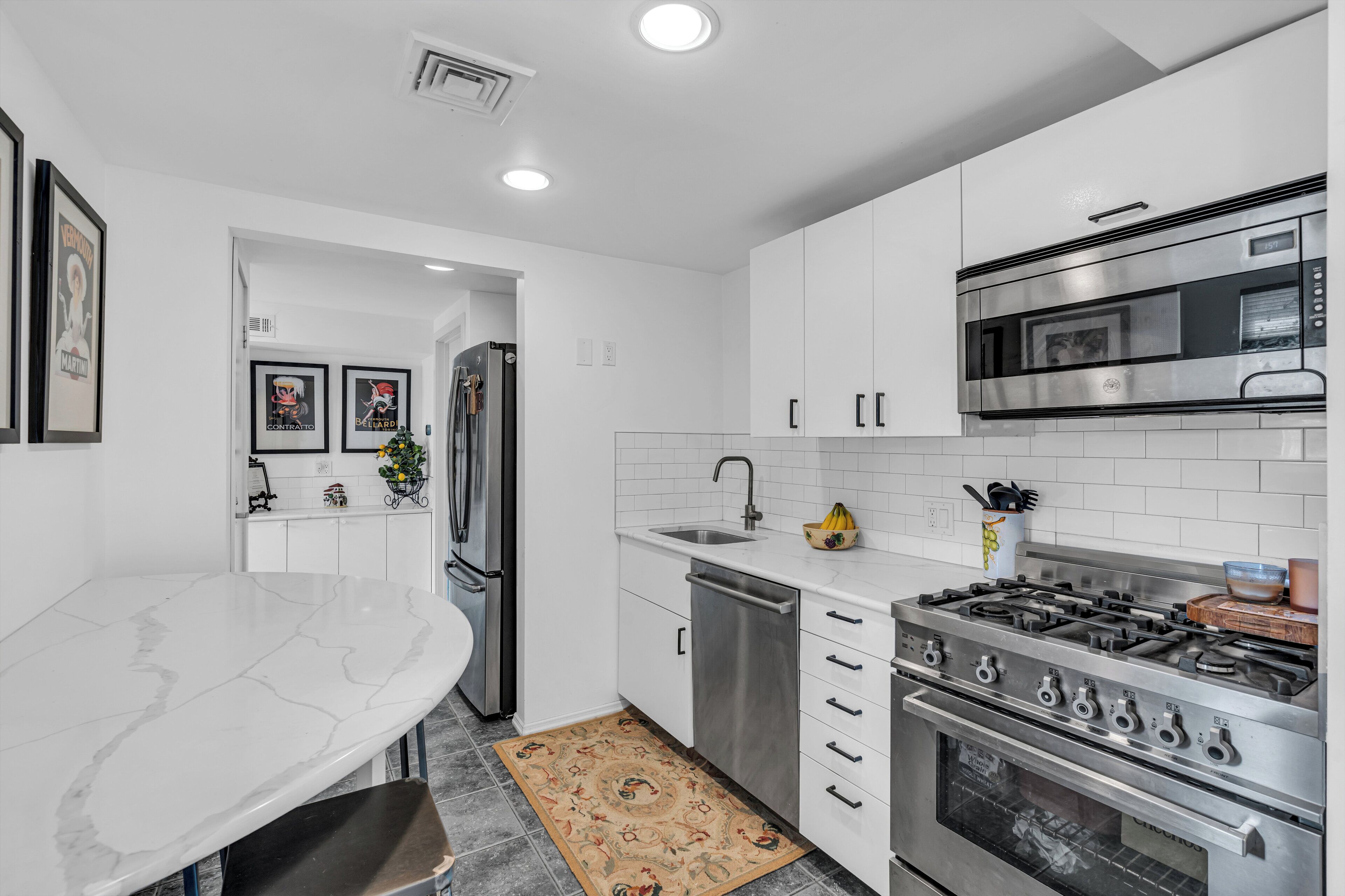 Mikrowelle, Ofen, Herdplatte, Geschirrspüler