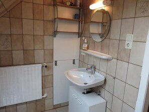 Douche, sèche-cheveux