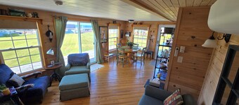 Seaside Escape – 2-Bedroom Oceanview Cottage with Private Beach Access