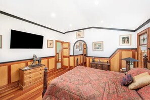 5 Schlafzimmer, Bügeleisen/Bügelbrett, Internetzugang, Bettwäsche