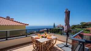 Outdoor dining - Casa das Lajes by LovelyStay (Gaula)