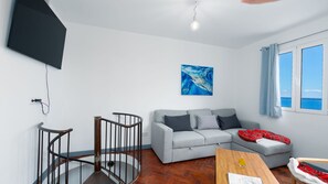TV - Fajã Stone House 1  by LovelyStay (Arco Da Calheta)