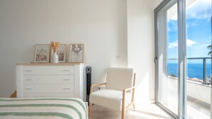 2 bedrooms, iron/ironing board, travel cot, free WiFi