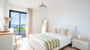 2 室のベッドルーム、アイロン / アイロン台、旅行用ベビーベッド、WiFi (無料)