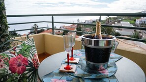 Outdoor dining - Delmar by LovelyStay (Caniço)
