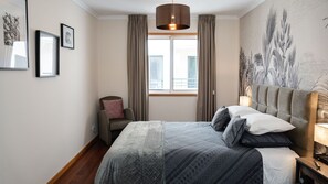 3 bedrooms, iron/ironing board, travel cot, free WiFi - Delmar by LovelyStay (Caniço)